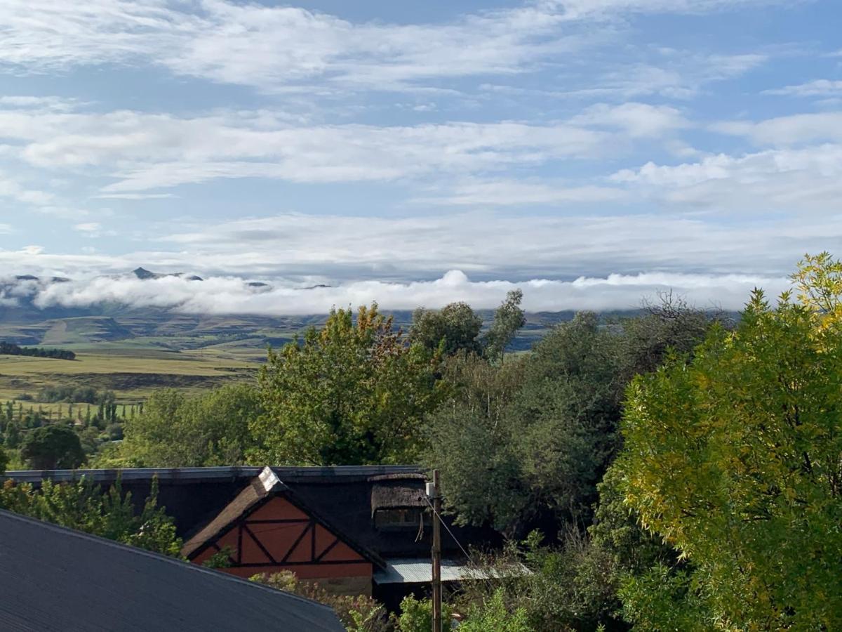 The Courtyard Guest House Clarens Exterior foto